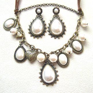 Vintage Pearls Set