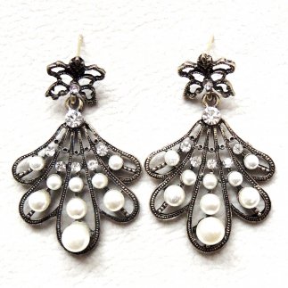 Bronze Pearl Feathers