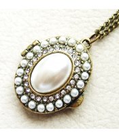 Pearl Medallion